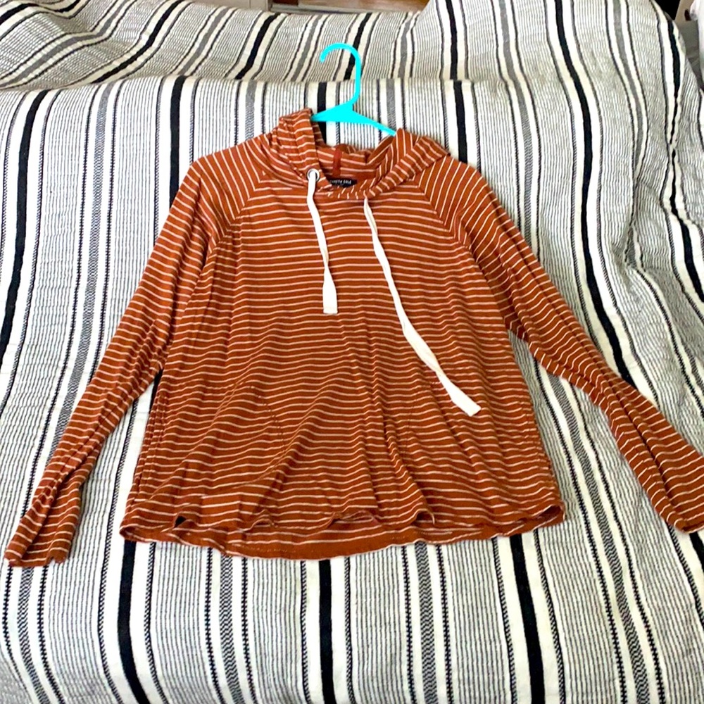Kenneth Cole sweatshirt